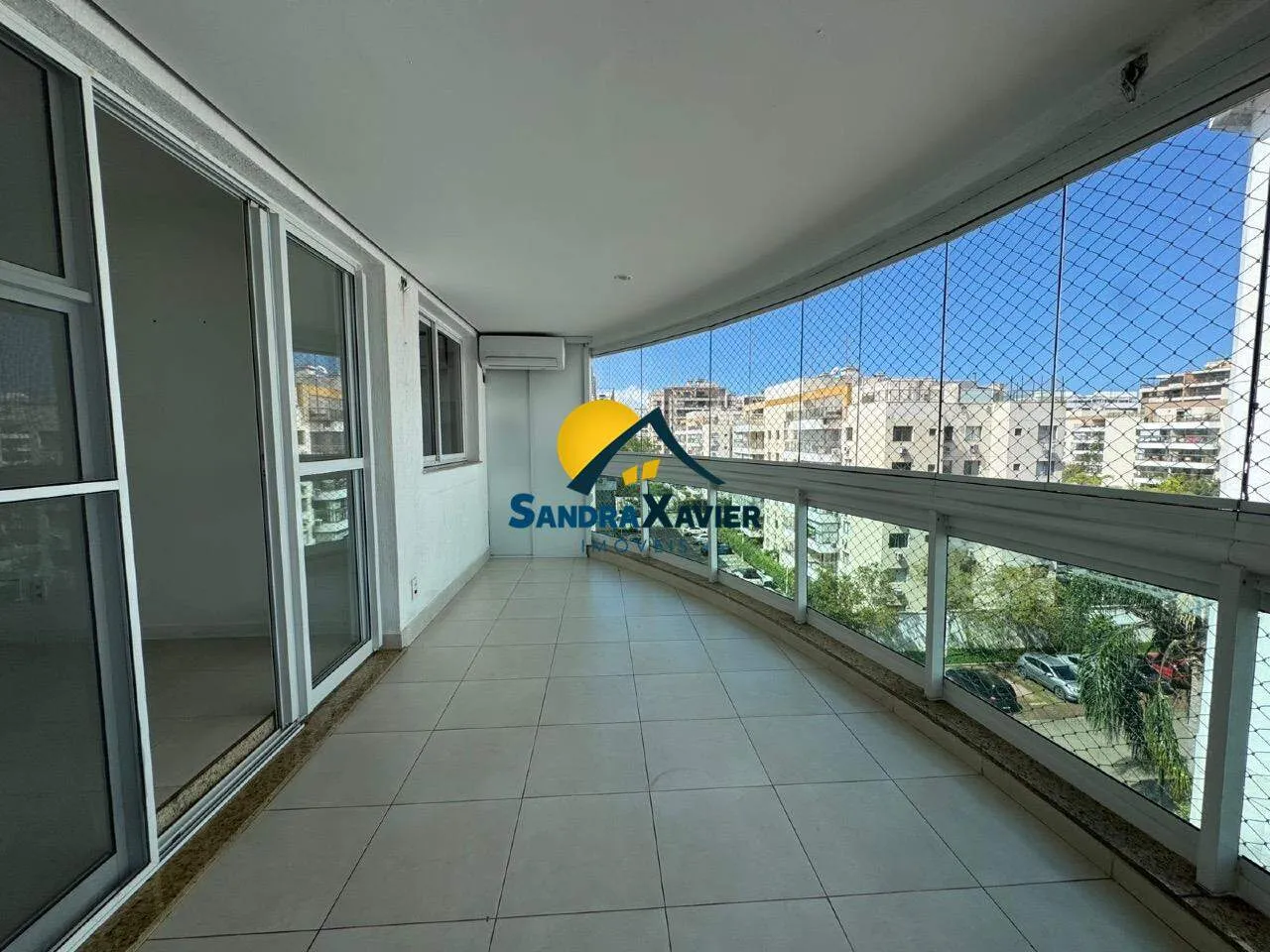 Furnished 3-bedroom apartment with 3 bathrooms and views — photo 15