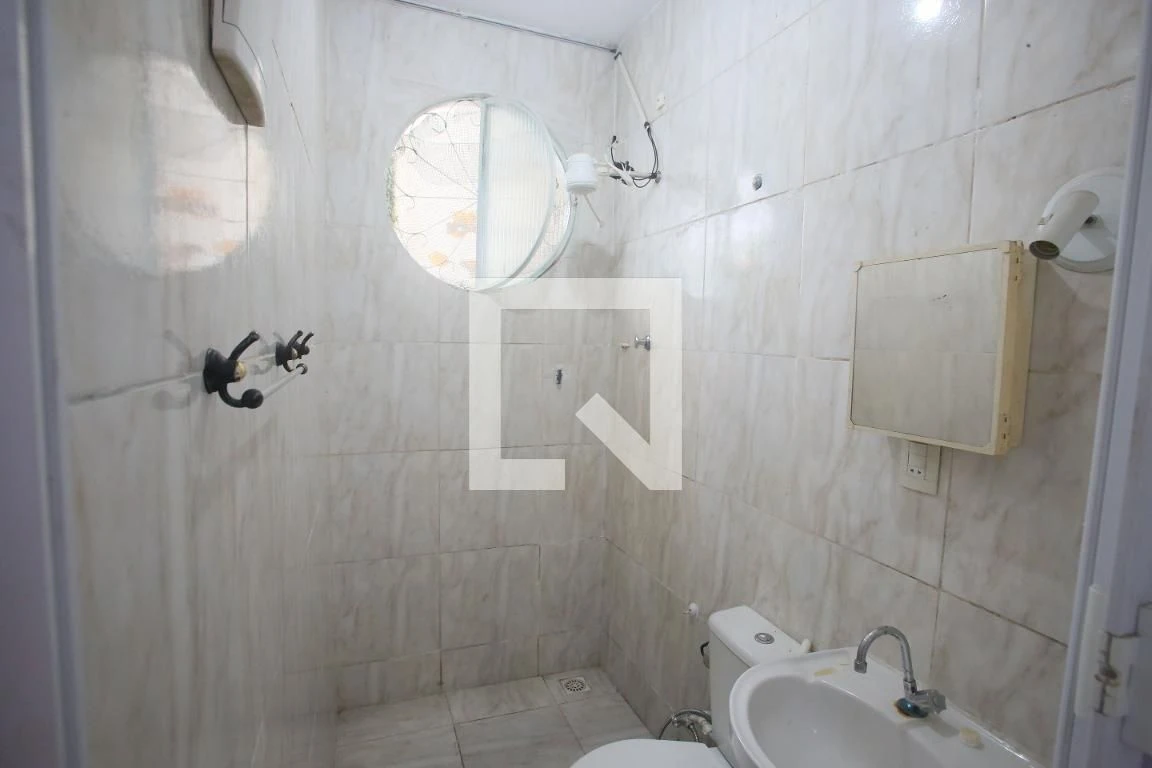 Немеблированный дом: 1 спальня с ванной и балкон — photo 12