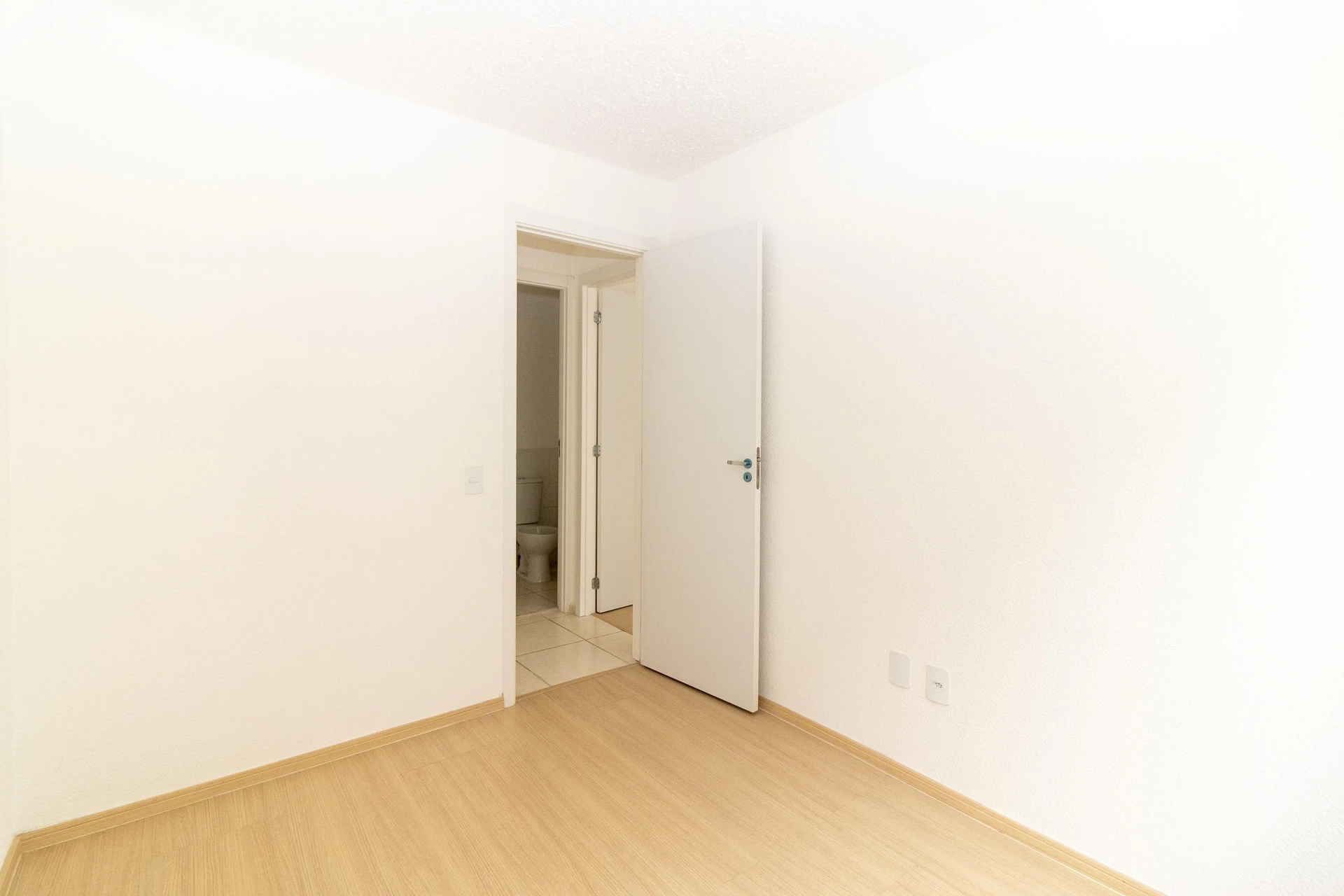 Apartamento com 2 quartos e piscina no condomínio — photo 16