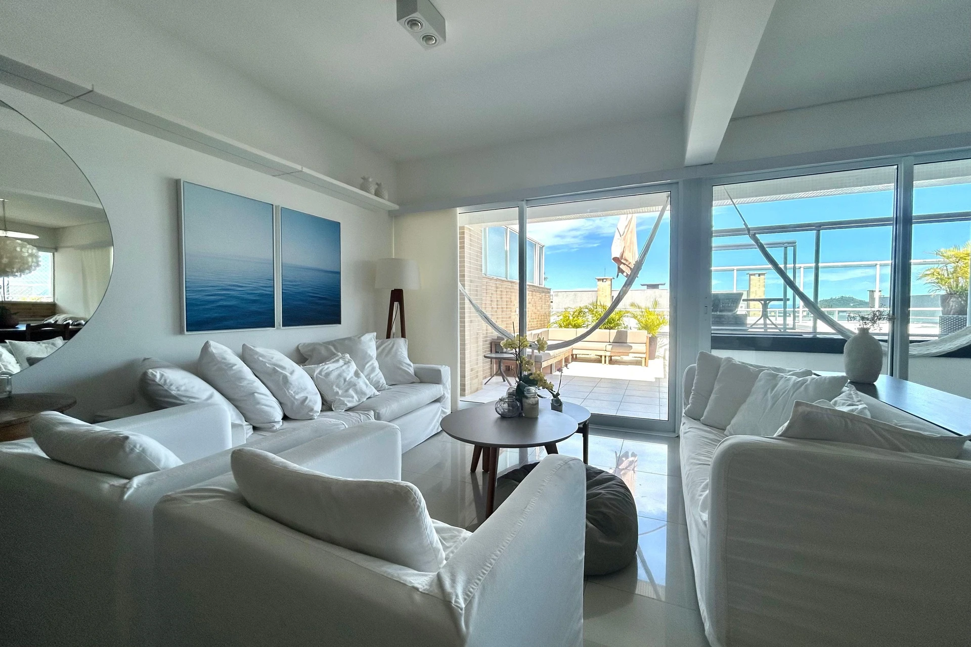 3-bedroom apartment with a walk-in closet in Florianópolis