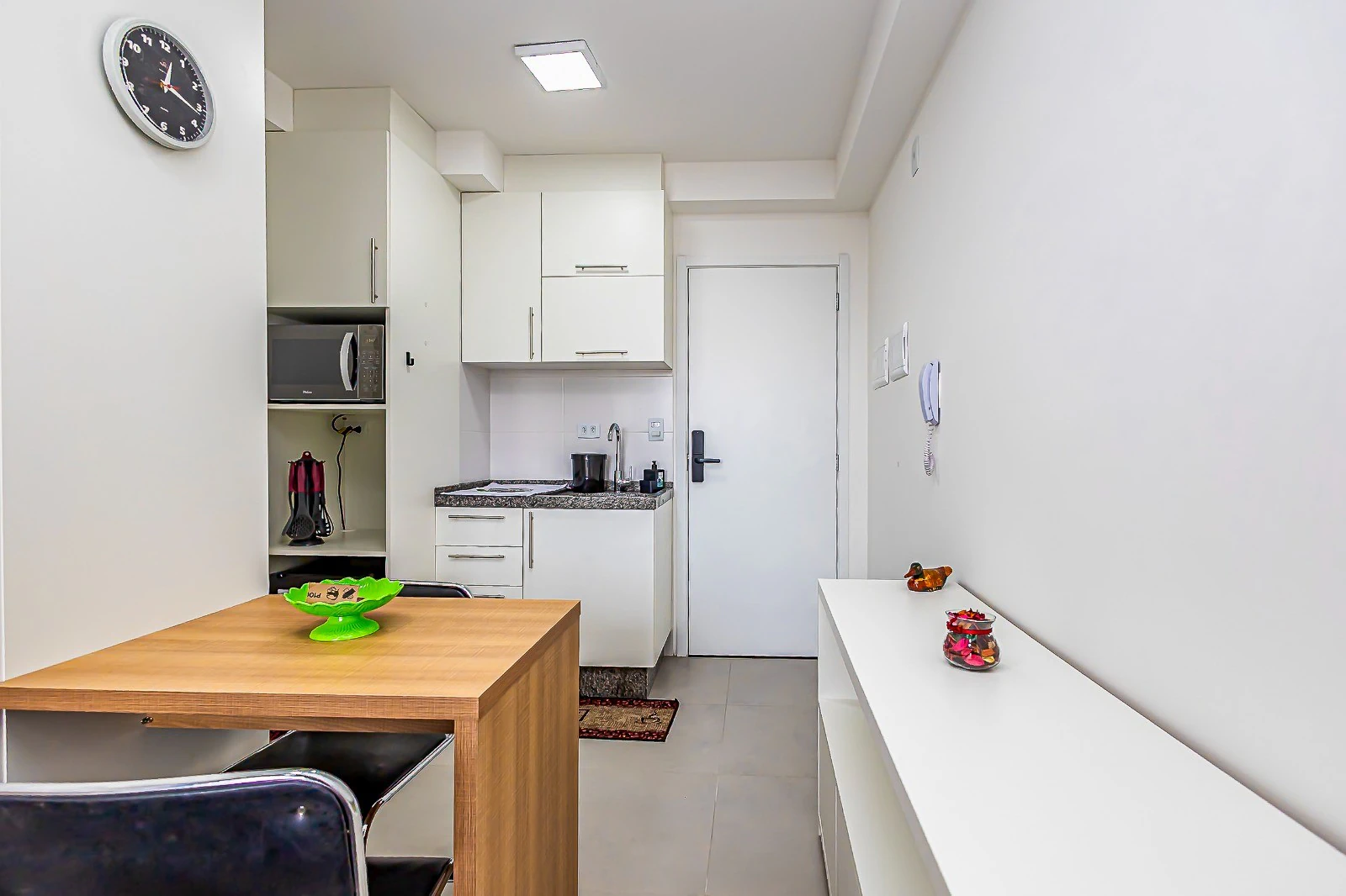 Furnished studio in a building with a coworking space — photo 28