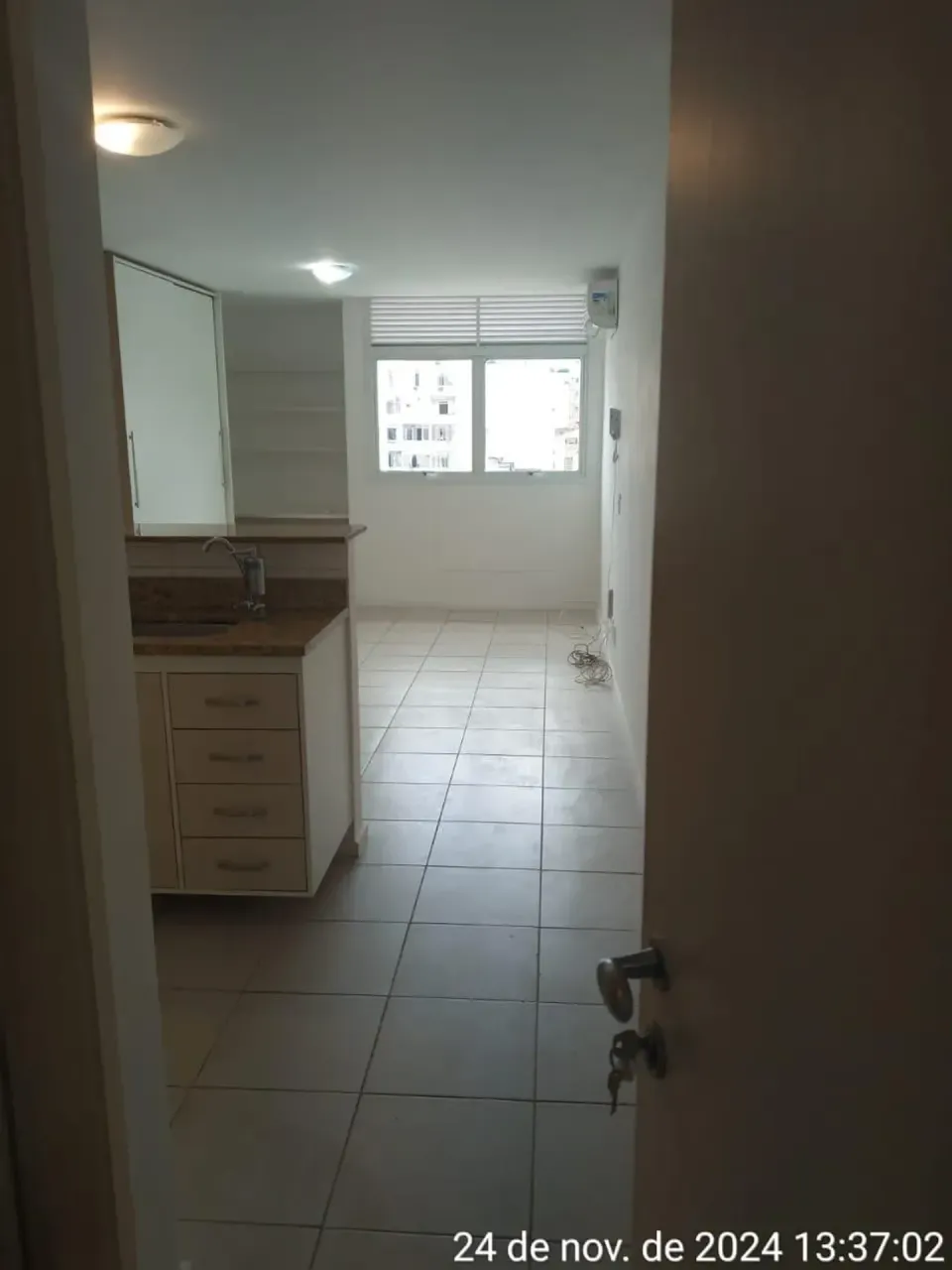 1-bedroom apartment with open-plan kitchen and no parking — photo 10