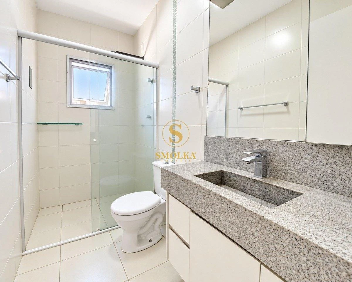 3-bedroom house with a walk-in closet in Florianópolis — photo 32