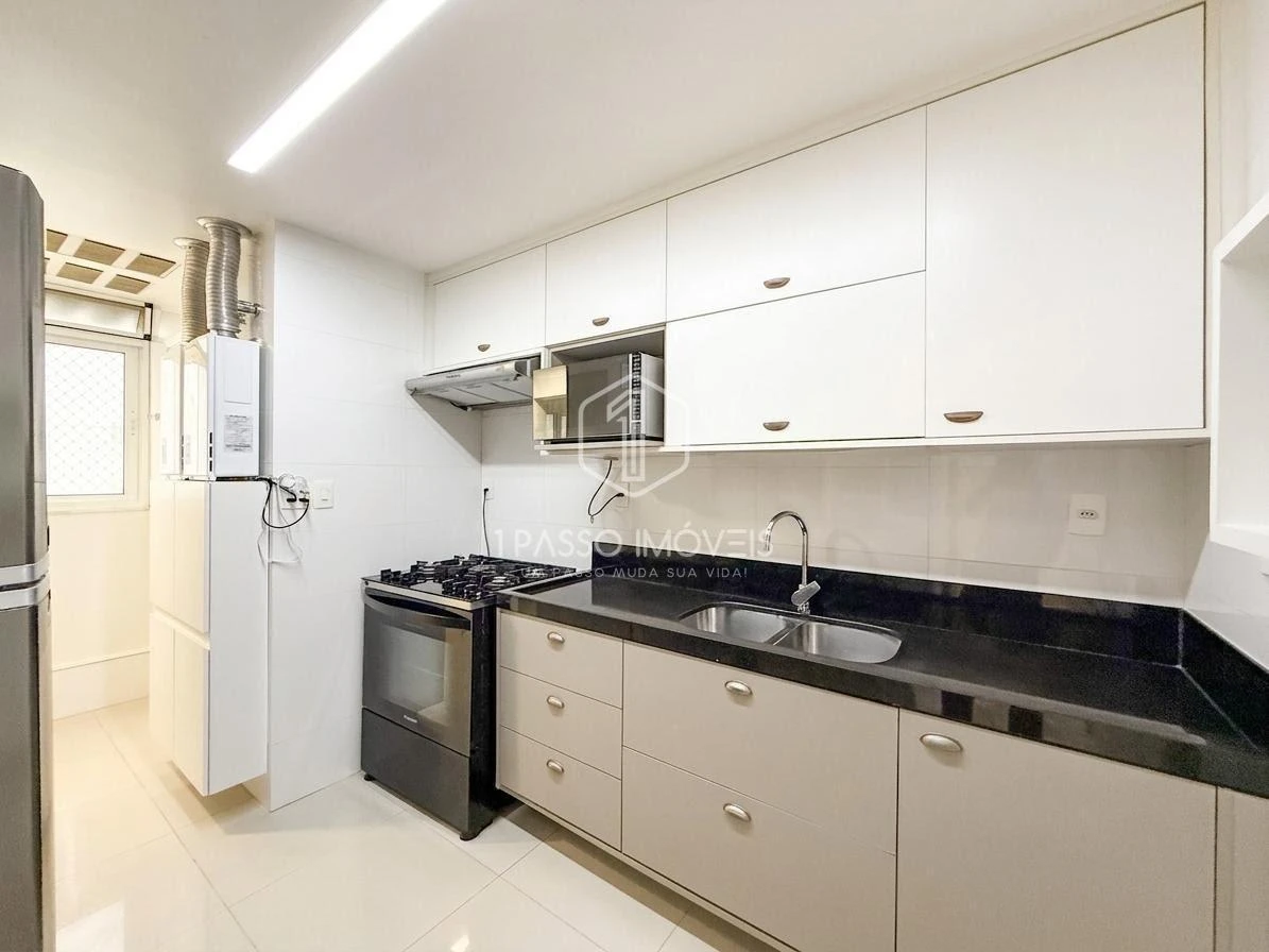 Furnished 140 m² apartment with 3 en-suite rooms and 2 spots — photo 8
