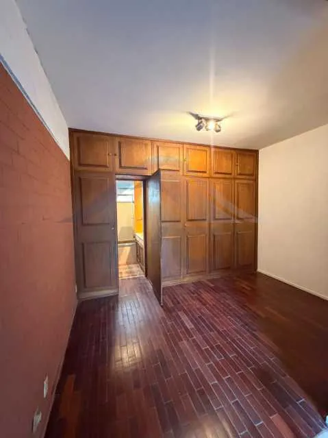 3-bedroom apartment with a bathtub — photo 15