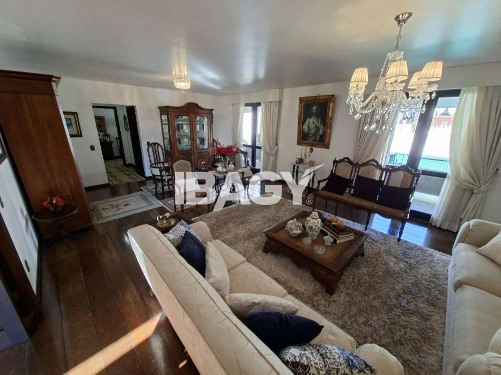Casa con 4 dormitorios, 2 en suite y 654 m² — photo 2