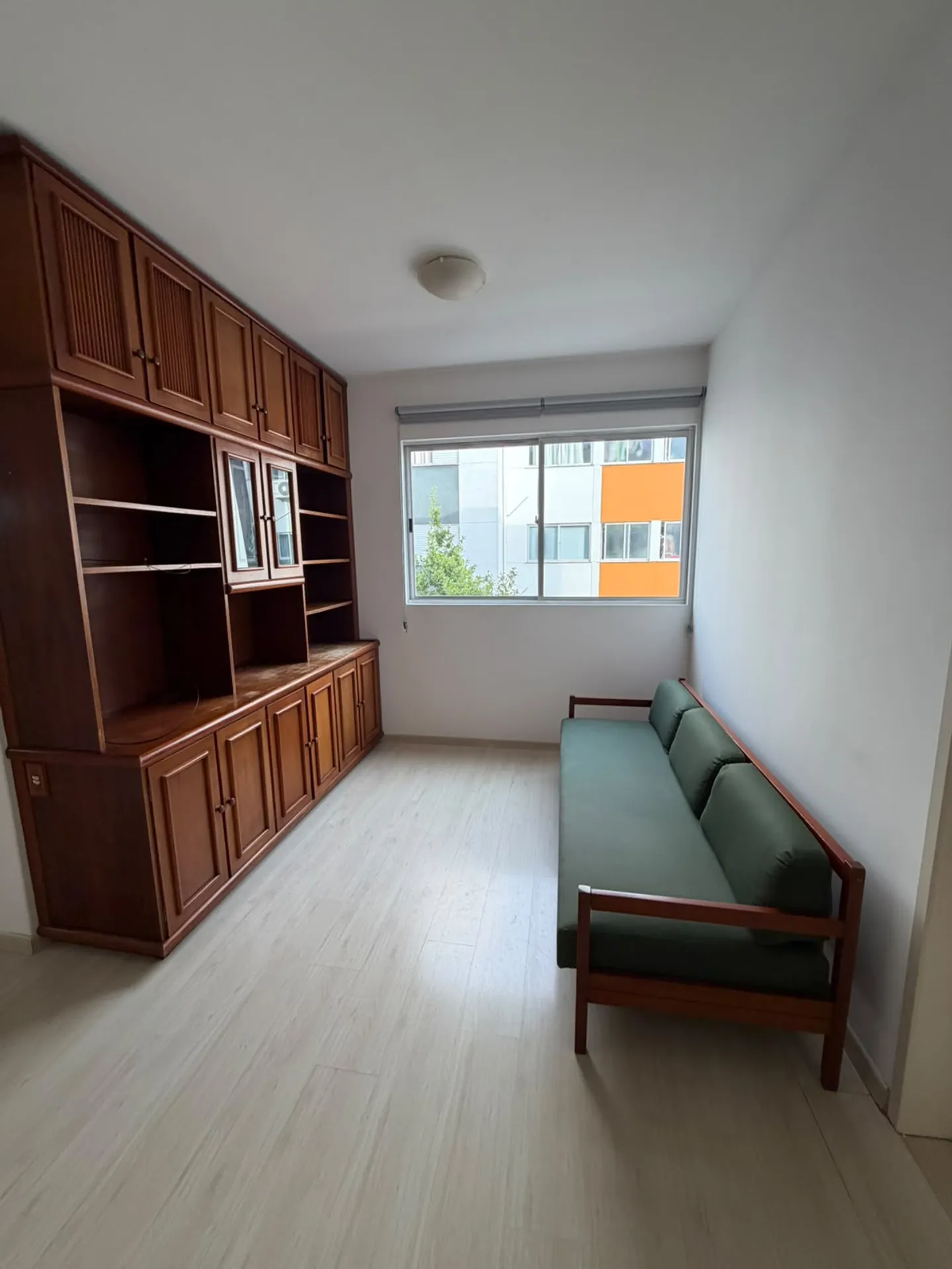 Деревянный пол или ламинат и 1 спальня: квартира 41 м² — photo 5