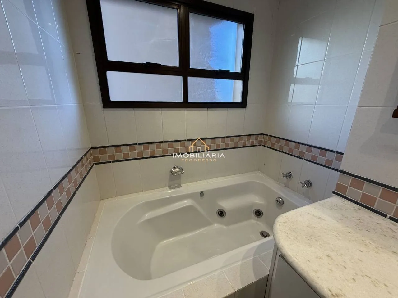 3-bedroom apartment with a home office in Curitiba — photo 45