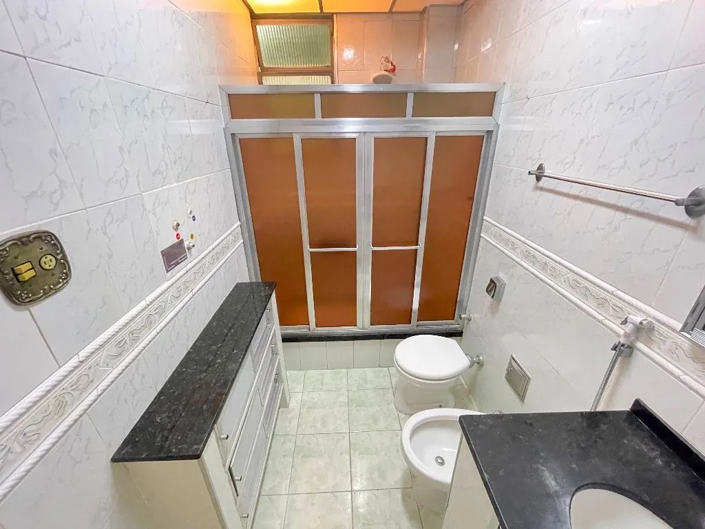 Wood or laminate floors in a 2-bedroom apartment, 75 m² — photo 2