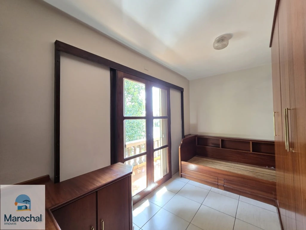 3-bedroom house with a private BBQ — photo 12