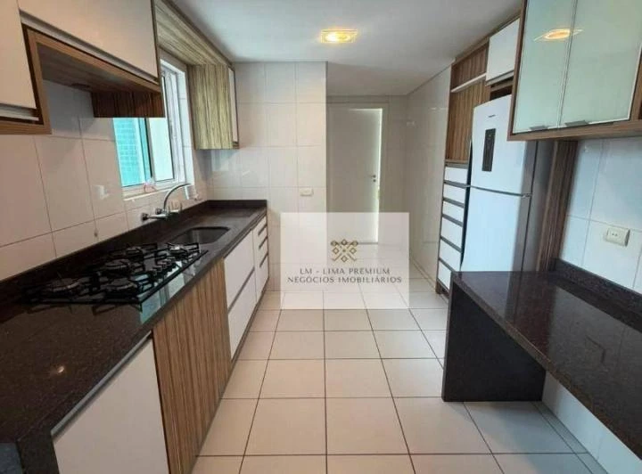 Apartamento com 4 quartos, 7 banheiros e 3 vagas