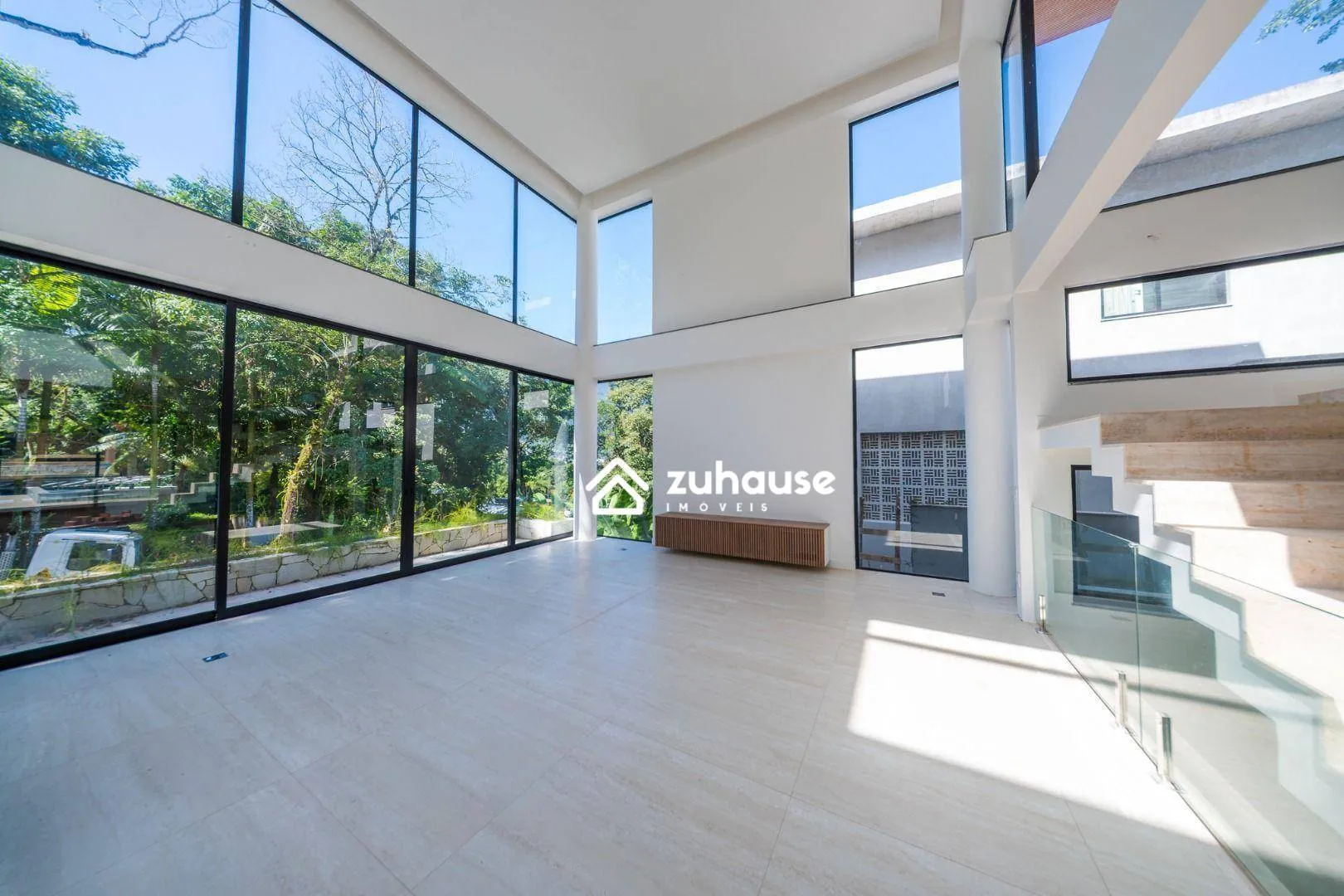 Casa com 5 quartos e cozinha em conceito aberto — photo 4