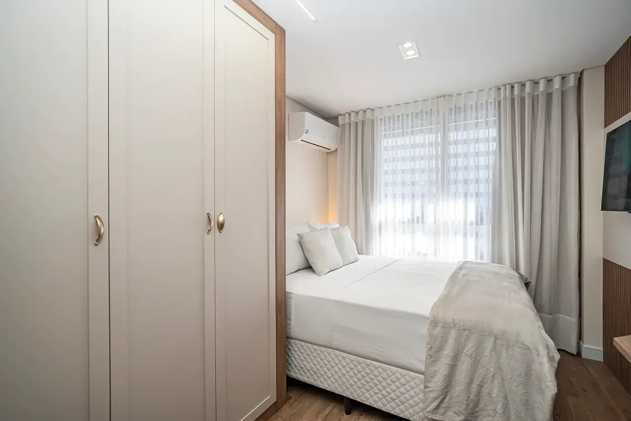 Furnished 1-bedroom apartment with 1 bathroom — photo 14