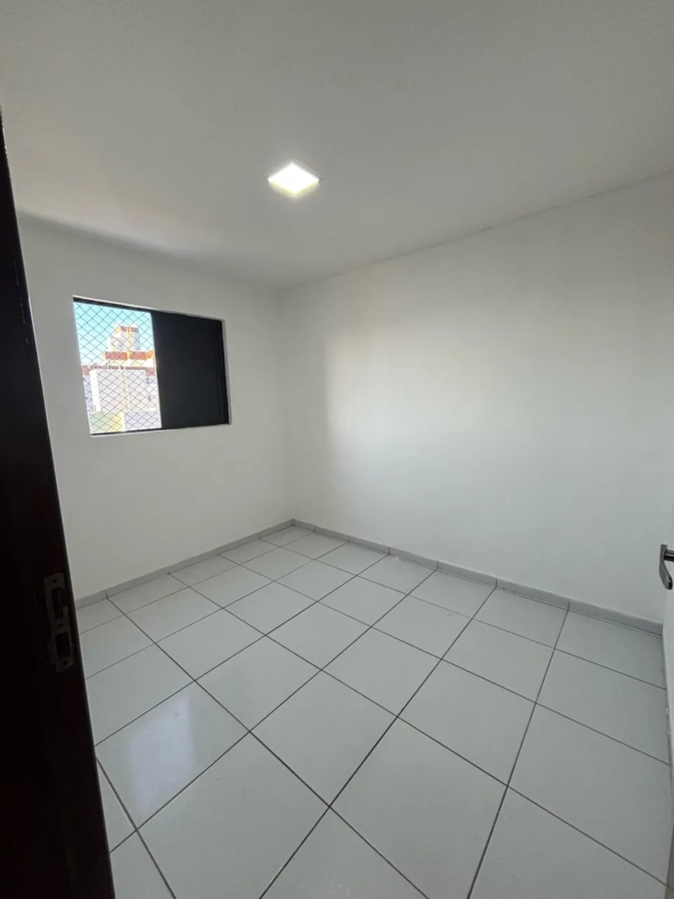 3-bedroom apartment in a building with a pool — photo 11