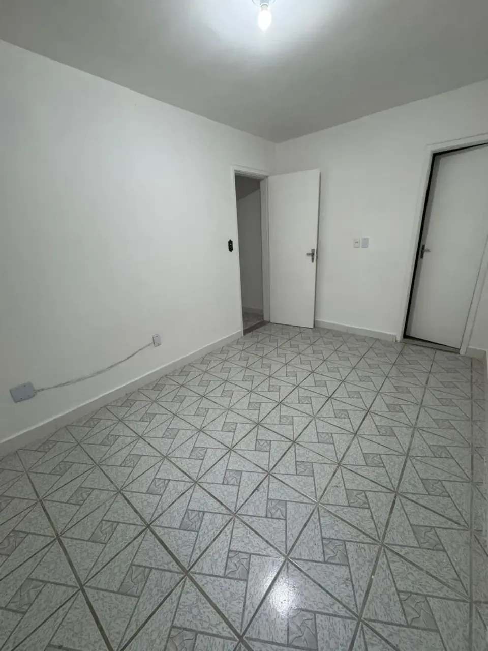 Unfurnished apartment with 2 bedrooms and 2 bathrooms — photo 11