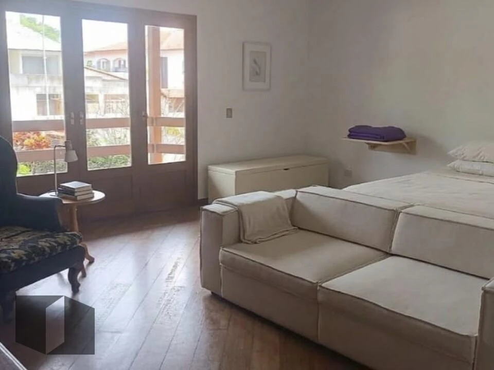 4-bedroom house with a home office — photo 10