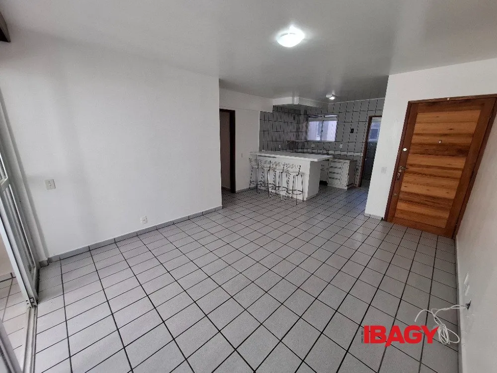 Apartamento de 2 quartos com varanda gourmet