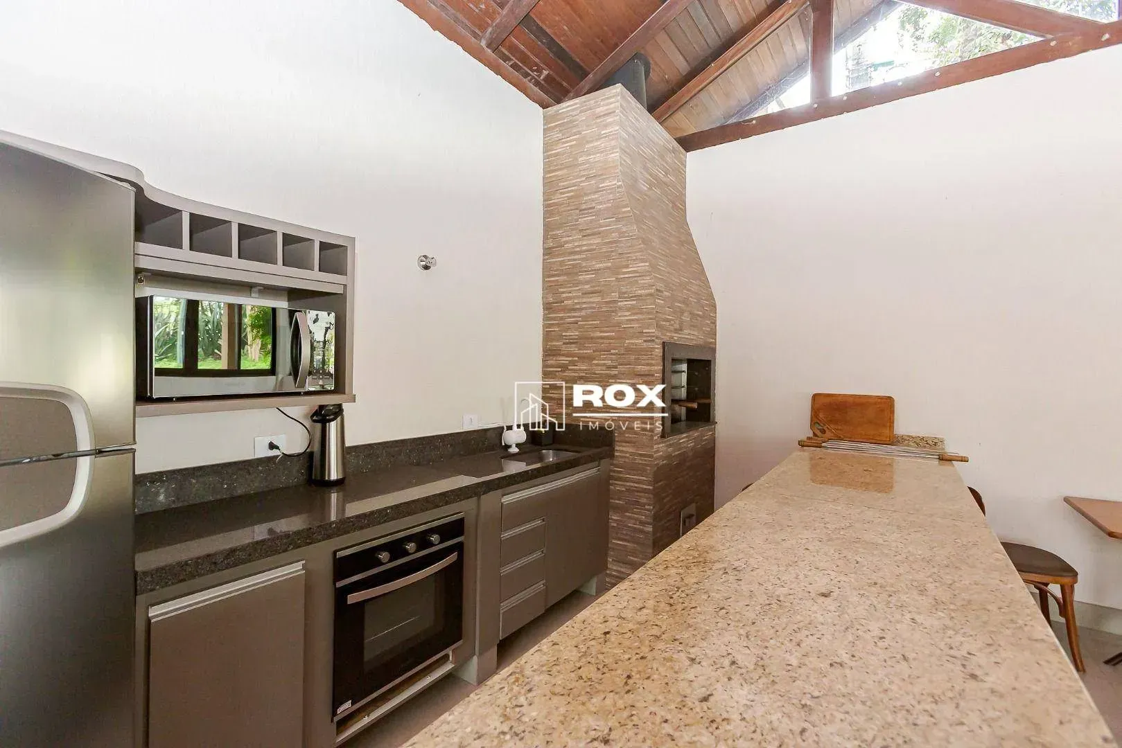 Unfurnished 598 m² house with 6 parking spaces — photo 56