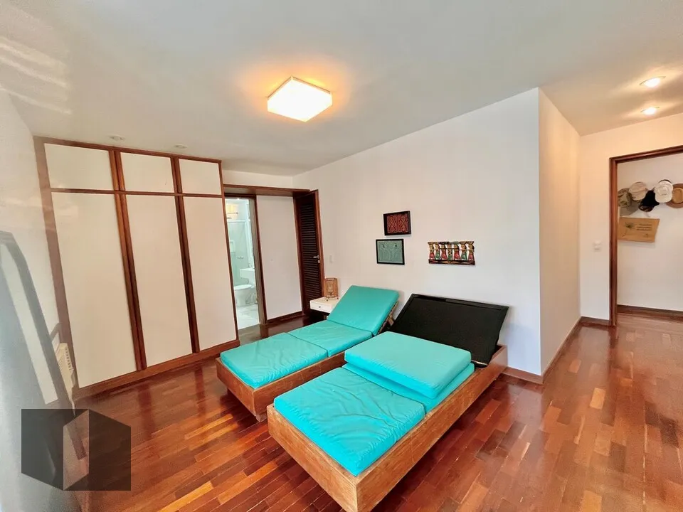 Apartamento de 4 quartos com armários embutidos — photo 22