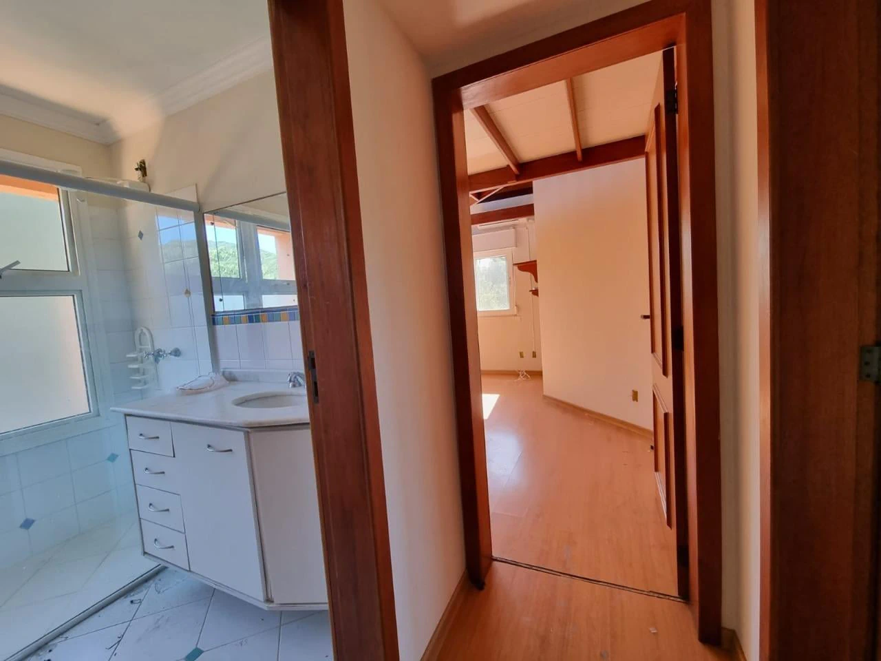 Casa de 244 m² con piscina privada y bañera — photo 7