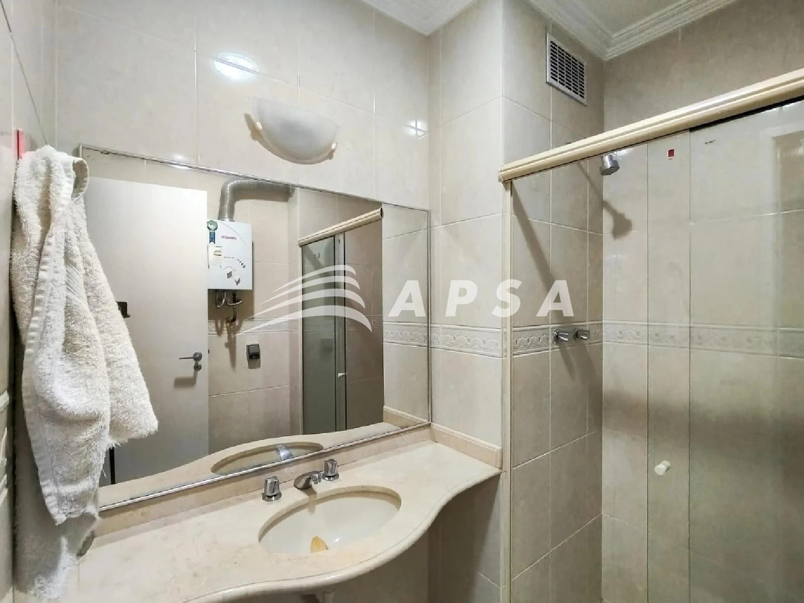 128 m² unfurnished apartment with 4 bedrooms and closed kitchen — photo 16