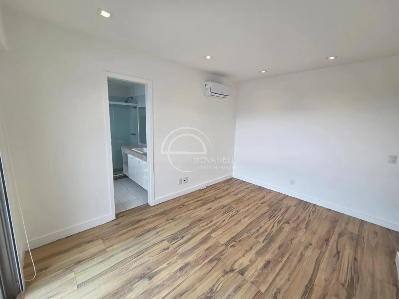 4-bedroom apartment with an enclosed gourmet balcony — photo 5