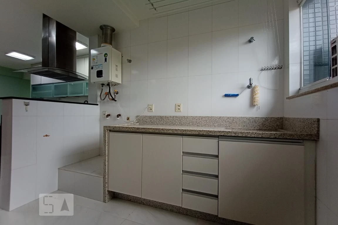Apartamento de 4 quartos com janelas do piso ao teto — photo 31