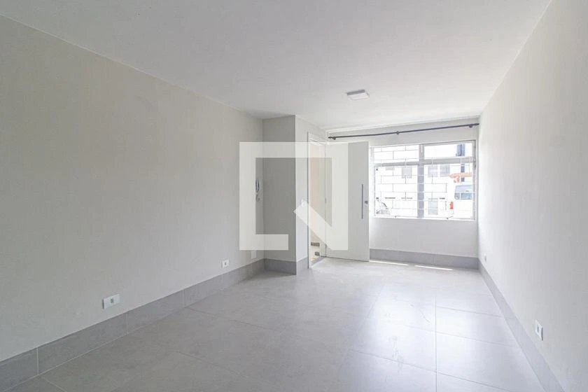 Unfurnished apartment with a private garden and 3 bedrooms