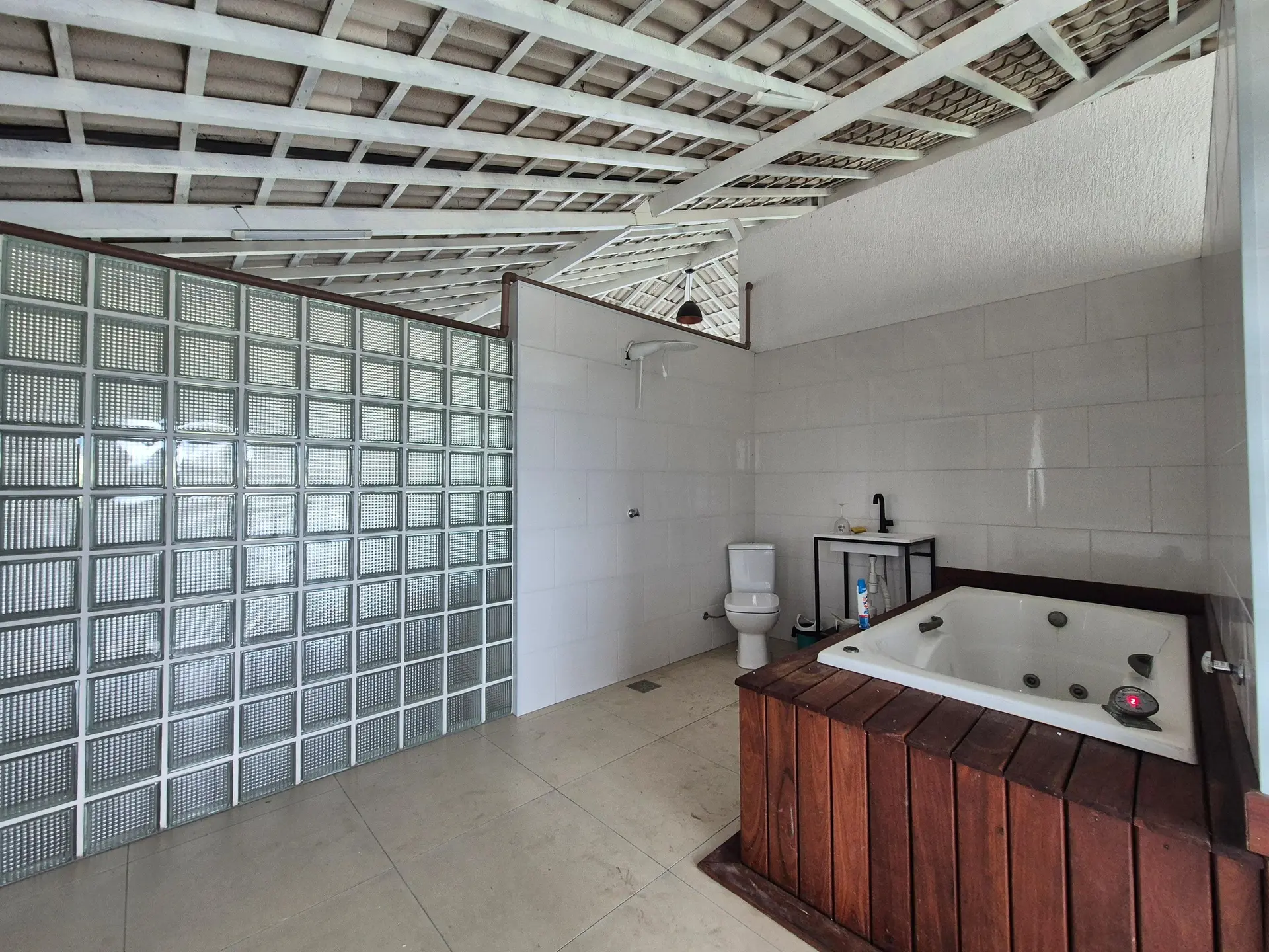 4 quartos e jacuzzi: casa de 318 m² — photo 72