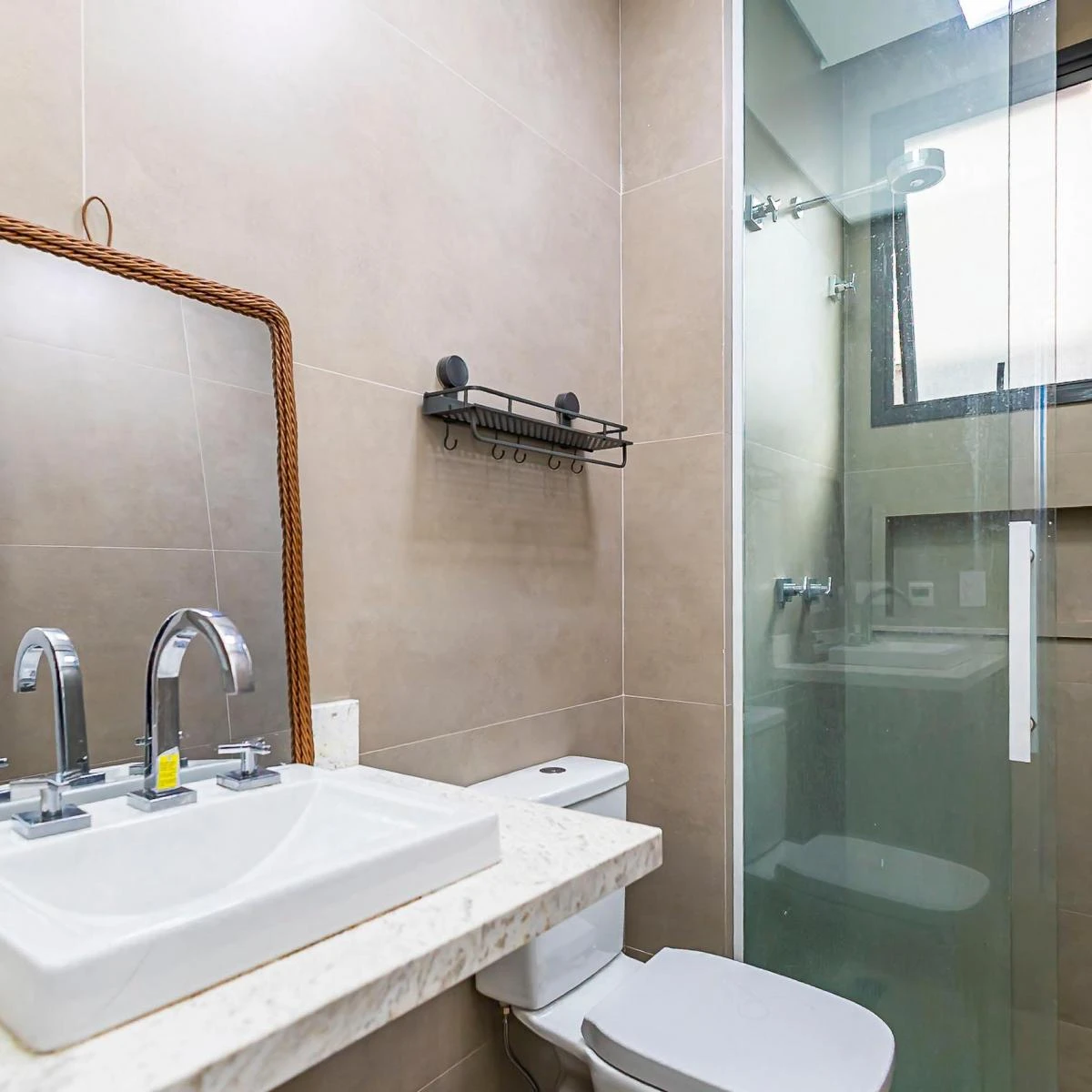 3-bedroom apartment with a grill on the balcony in Curitiba — photo 41