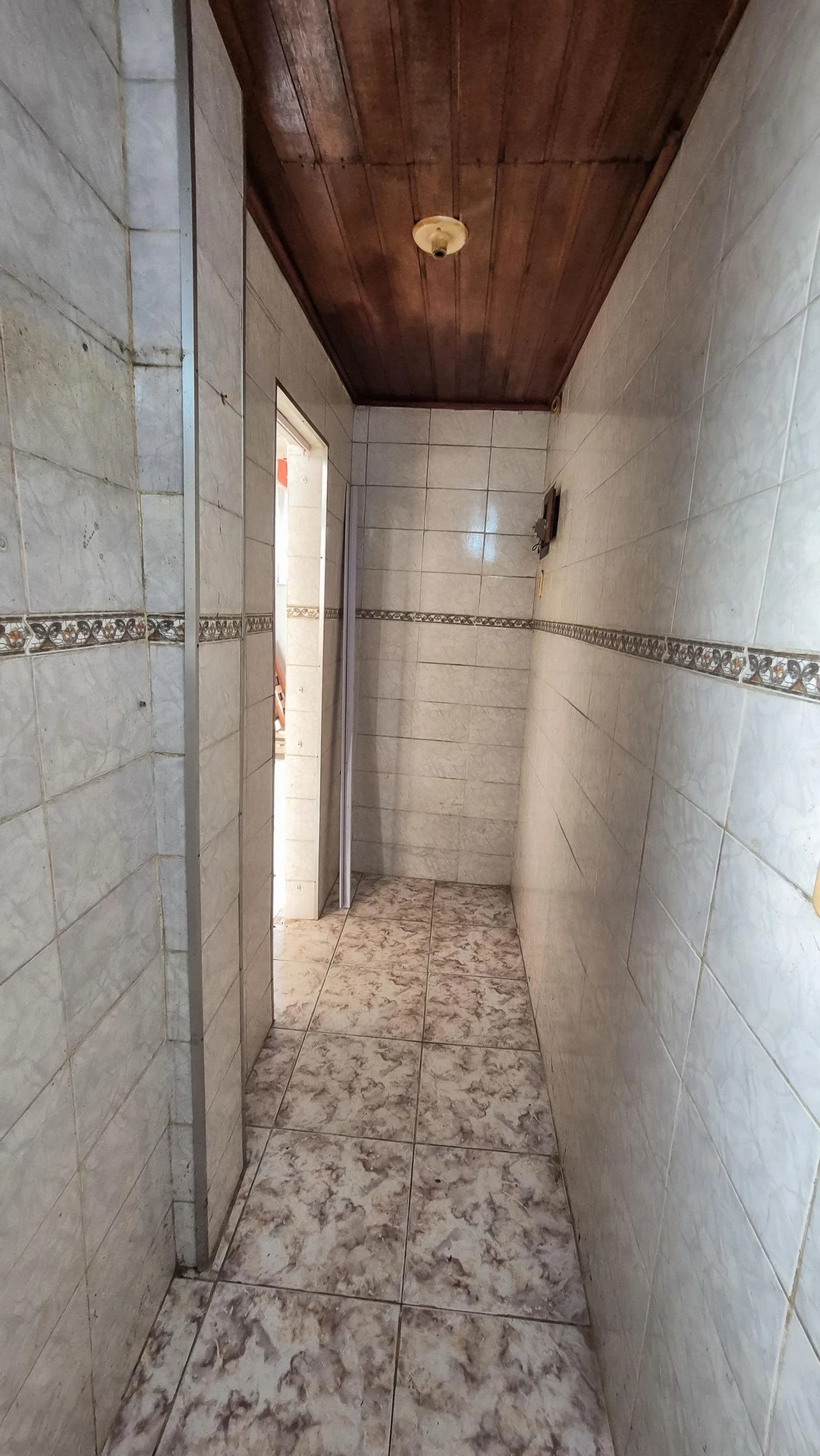 Невмебльована квартира з 2 спальнями та компактною кухнею — photo 51