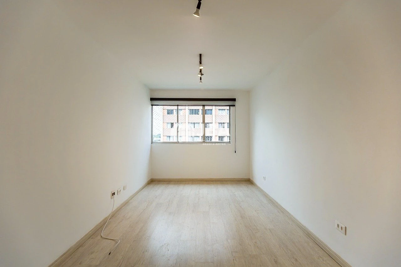 Apartment, 74 m², with wood or laminate floors — photo 15