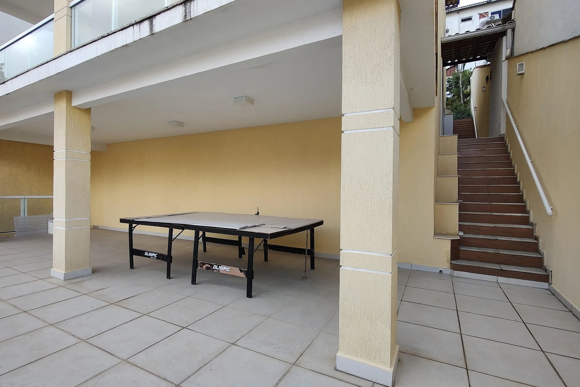 Vista a la montaña y 5 dormitorios: casa de 900 m² — photo 47