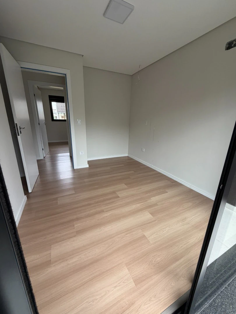 Floor-to-ceiling windows in a 3-bedroom house, 170 m² — photo 6