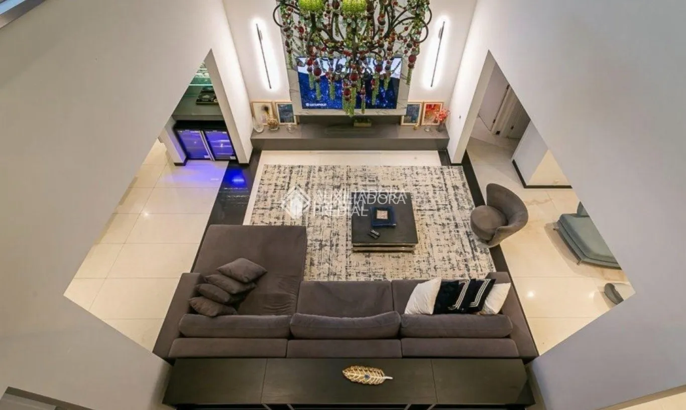 Furnished house with 6 en-suite bedrooms and 7 baths — photo 37