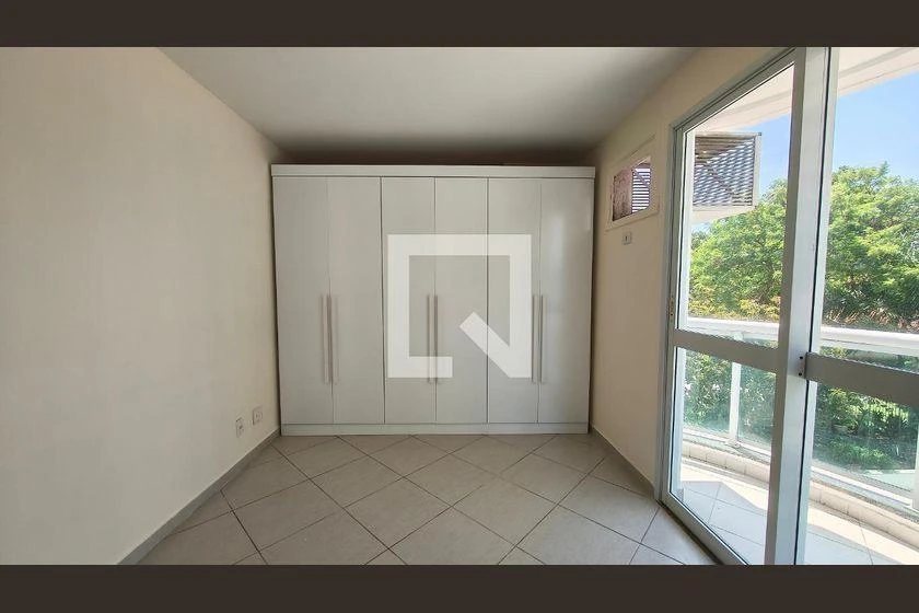3-bedroom apartment in a building with a gym — photo 8