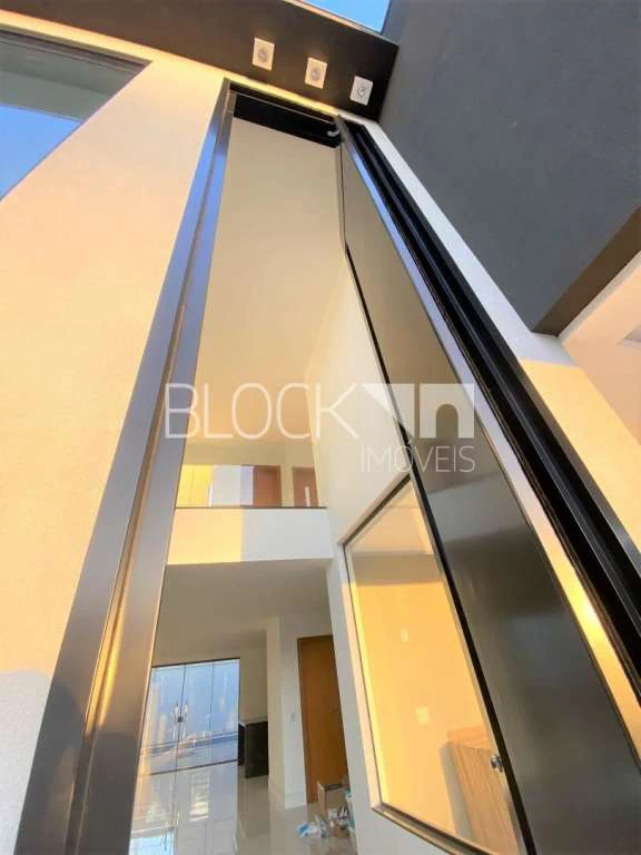 335 m² unfurnished house with 3 en-suite bedrooms — photo 19