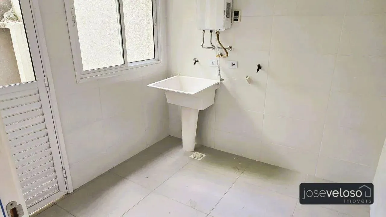 Sobrado de 245 m² com 3 suítes e cozinha integrada — photo 8