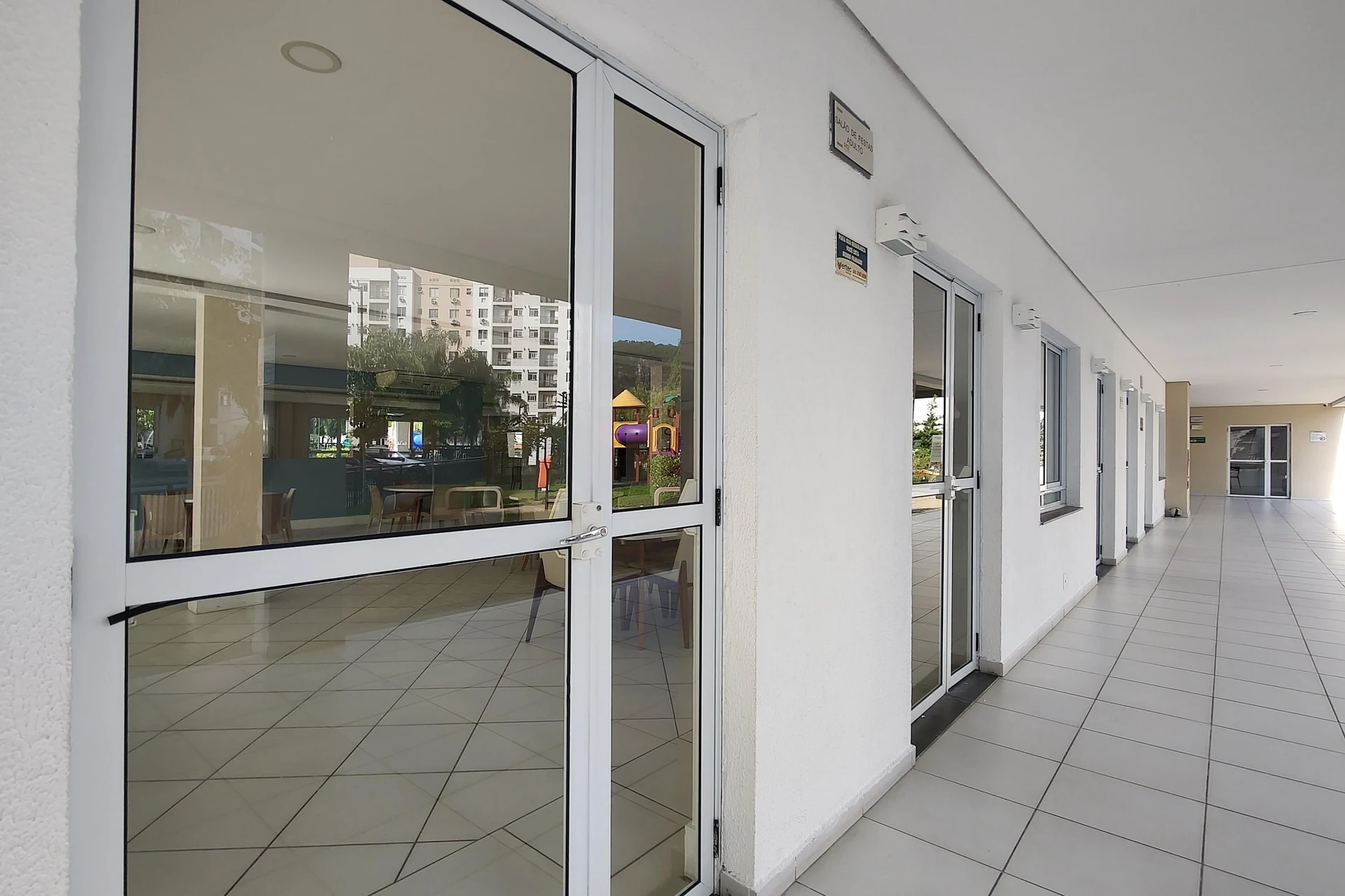 2-bedroom apartment with a glass-enclosed balcony — photo 40