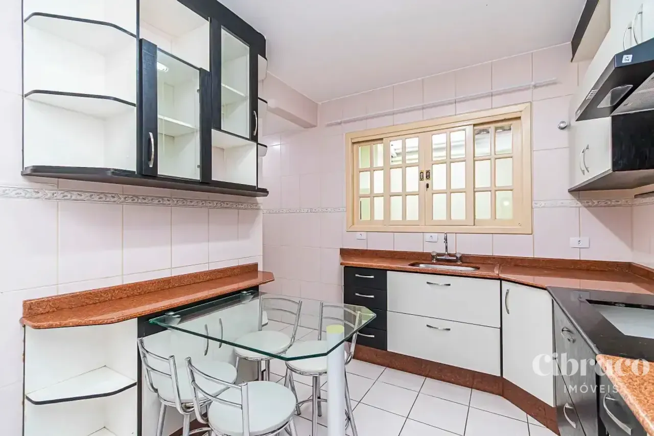 140 m² townhouse with 3 bedrooms and 3 parking spots — photo 4