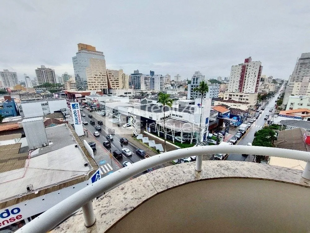 Мебльована квартира з 4 спальнями та балконом — photo 19