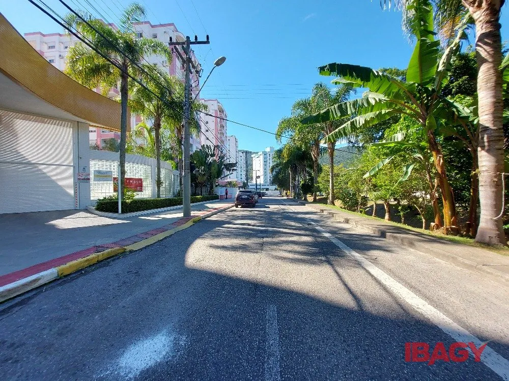 3-bedroom apartment with 1 en-suite and 2 parking spots 145 m² — photo 59
