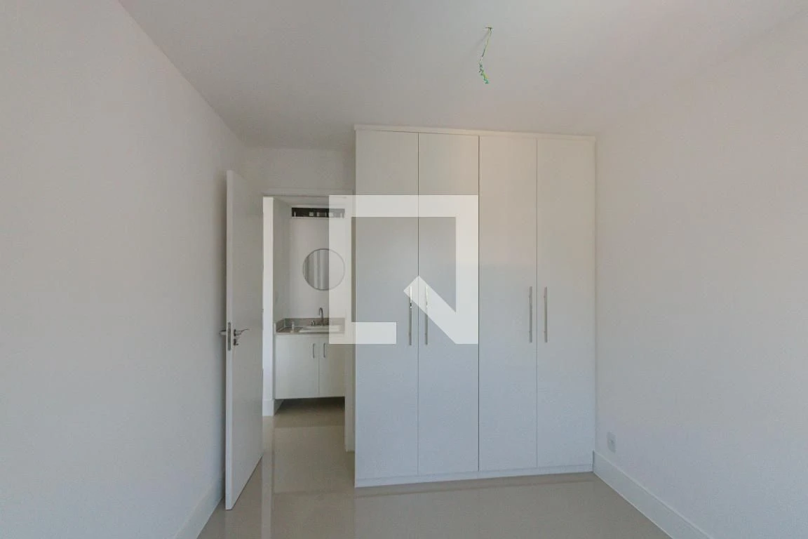 One-bedroom apartment with a mountain view in Rio de Janeiro — photo 25