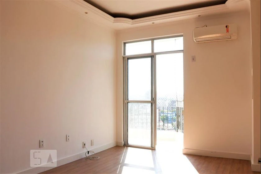 Apartment with 2 bathrooms, balcony and laundry area — photo 12