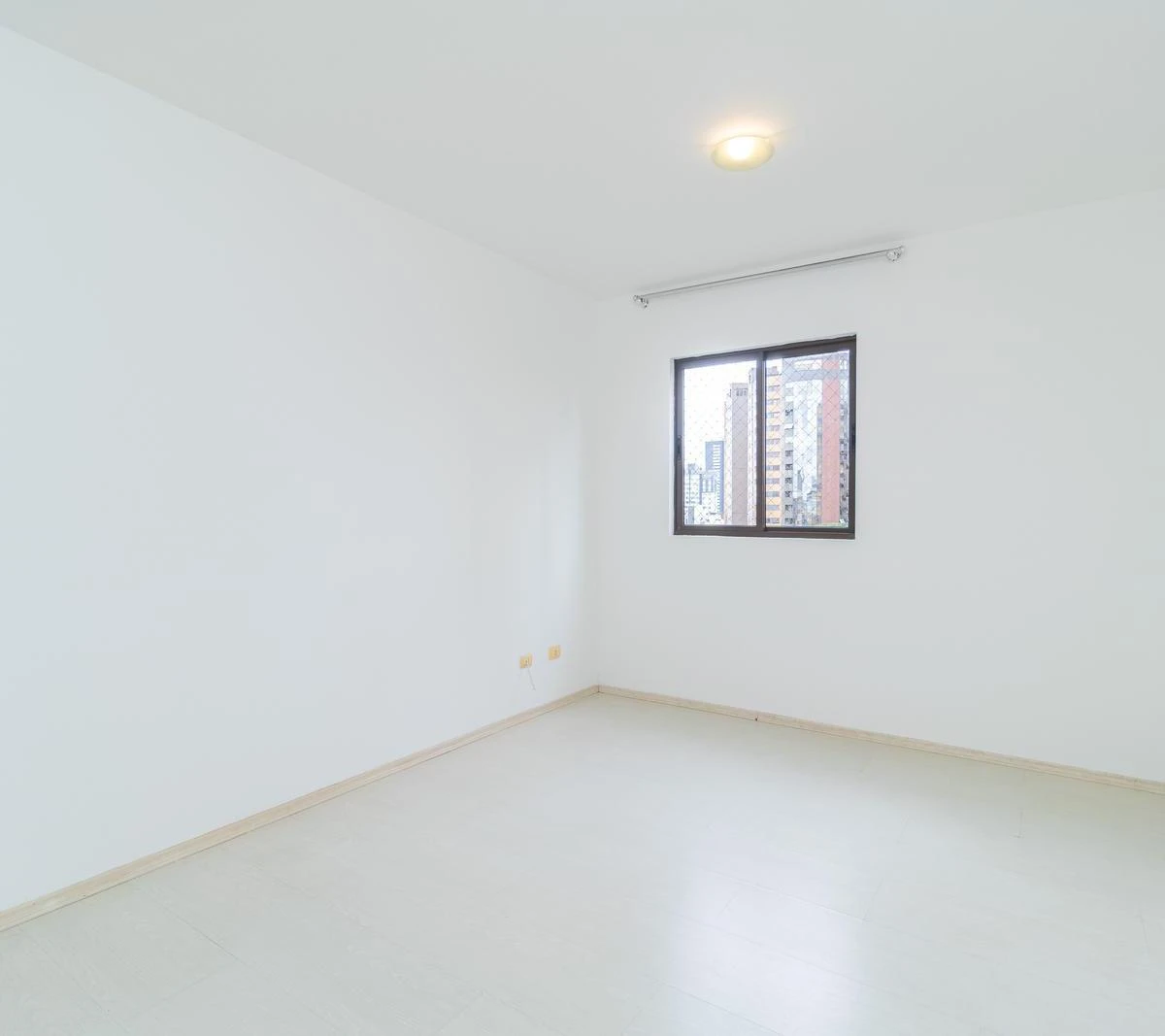 3-bedroom apartment with a grill on the balcony — photo 27