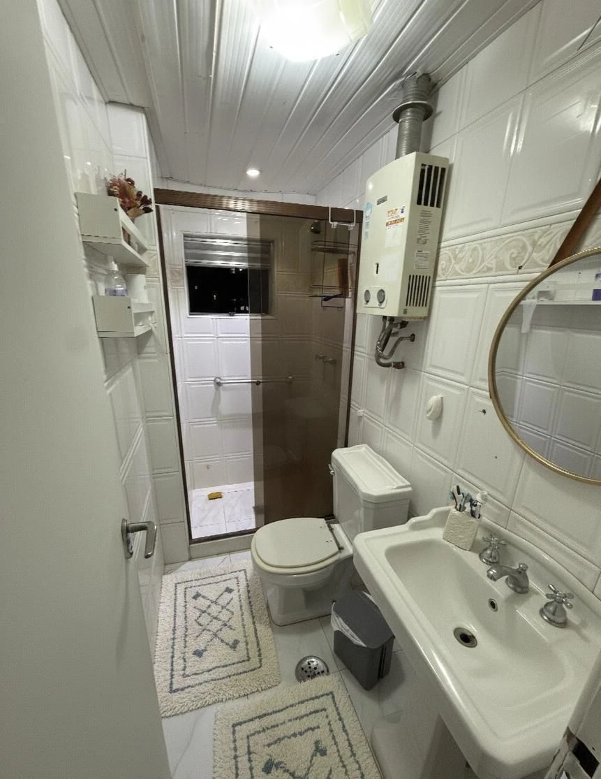 Walk-in closet in a 3-bedroom apartment, 230 m² — photo 2