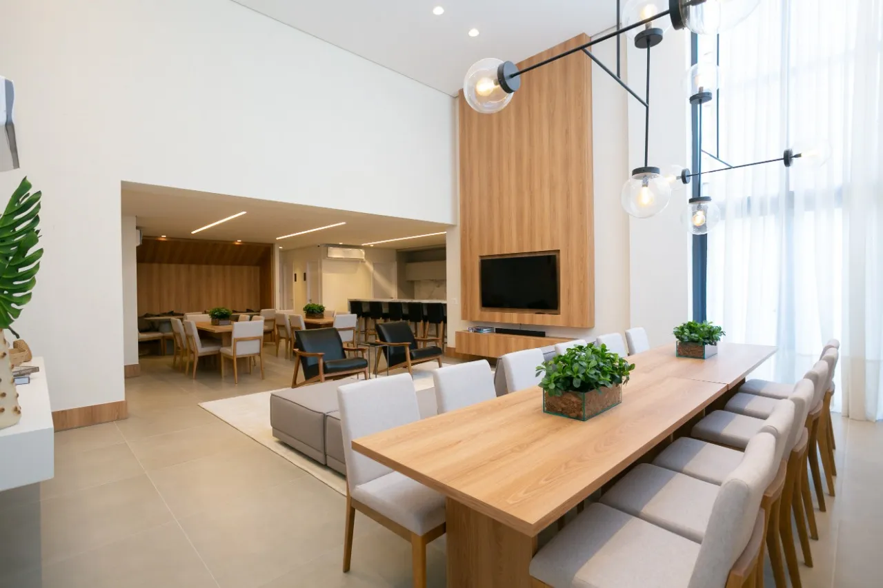 3-bedroom apartment in a building with a gym — photo 42