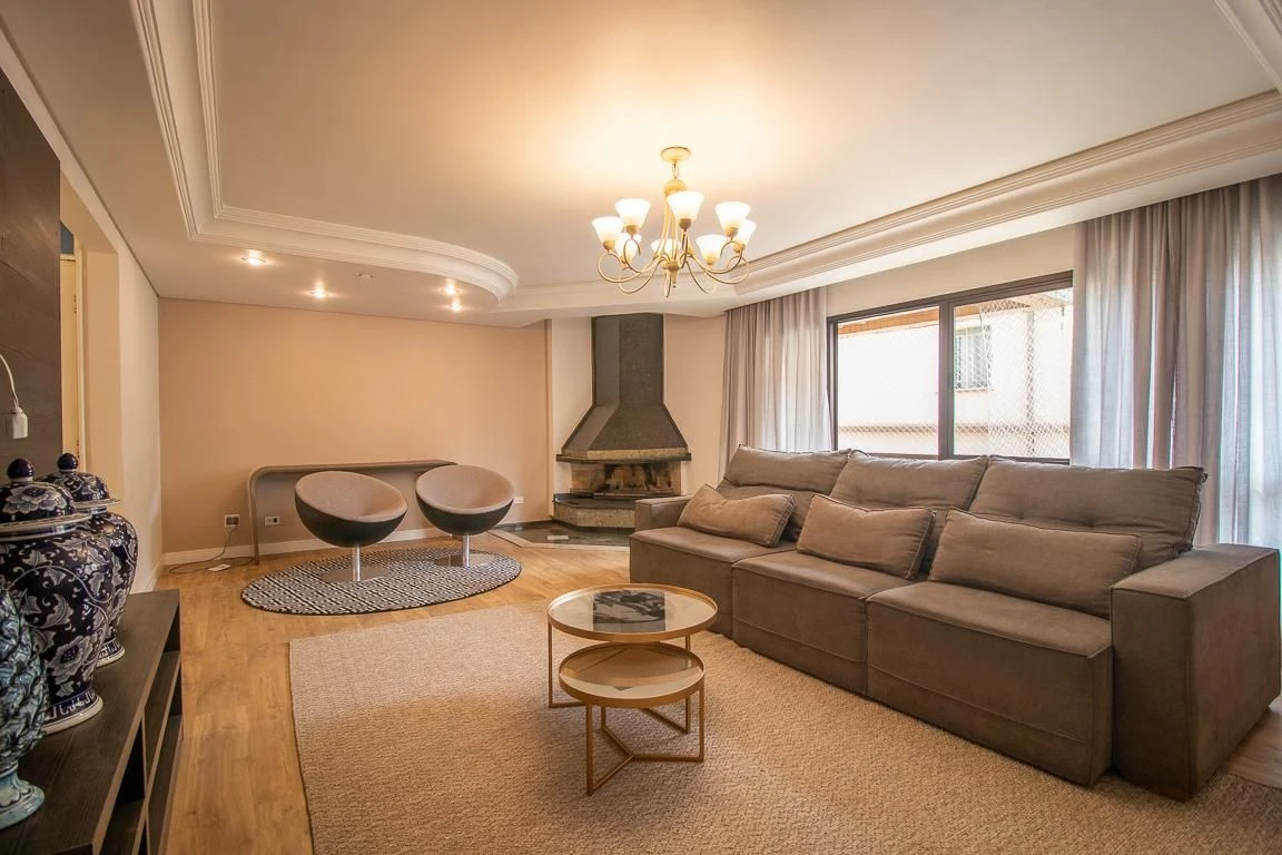 3-bedroom apartment with a bathtub in Curitiba