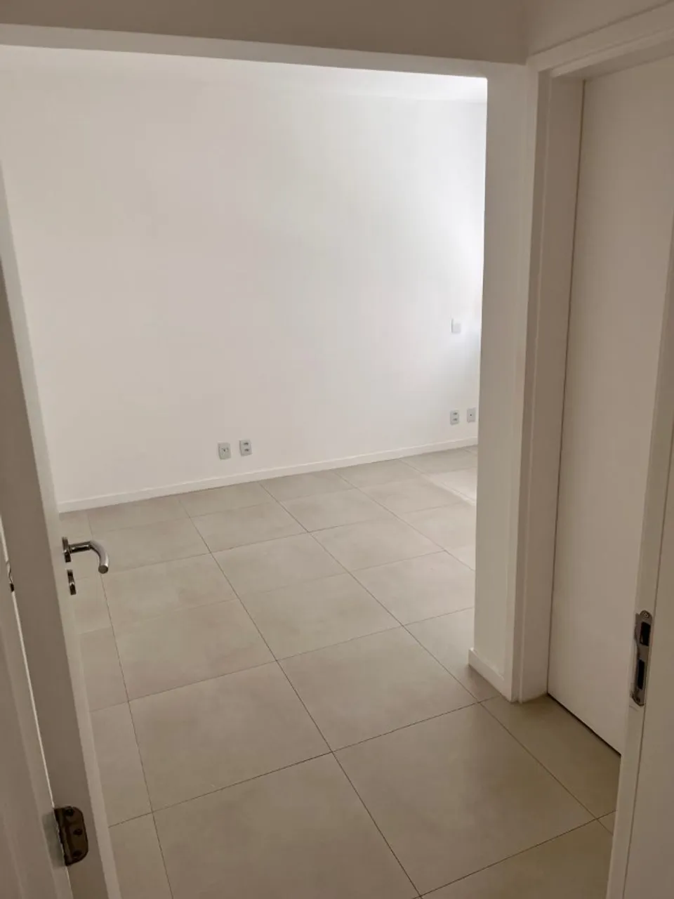 2-bedroom apartment in a building with a gym — photo 20