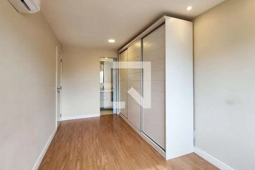 Apartment, 66 m², with a glass-enclosed balcony — photo 15